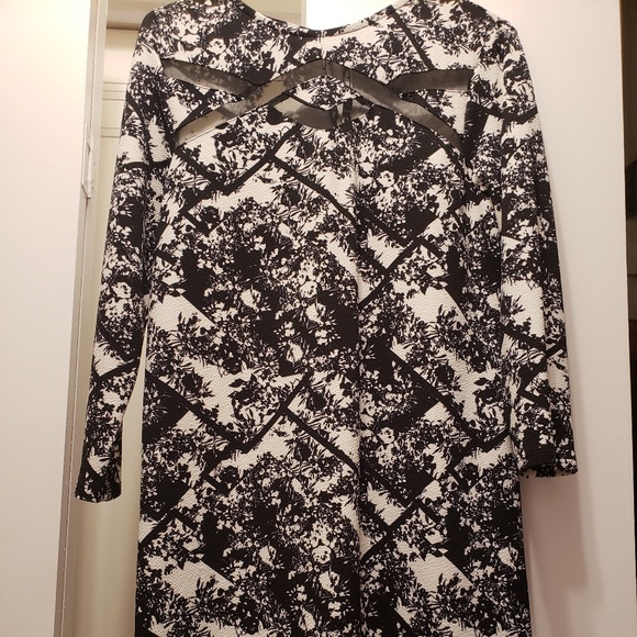 Dress - Picture 1 of 3